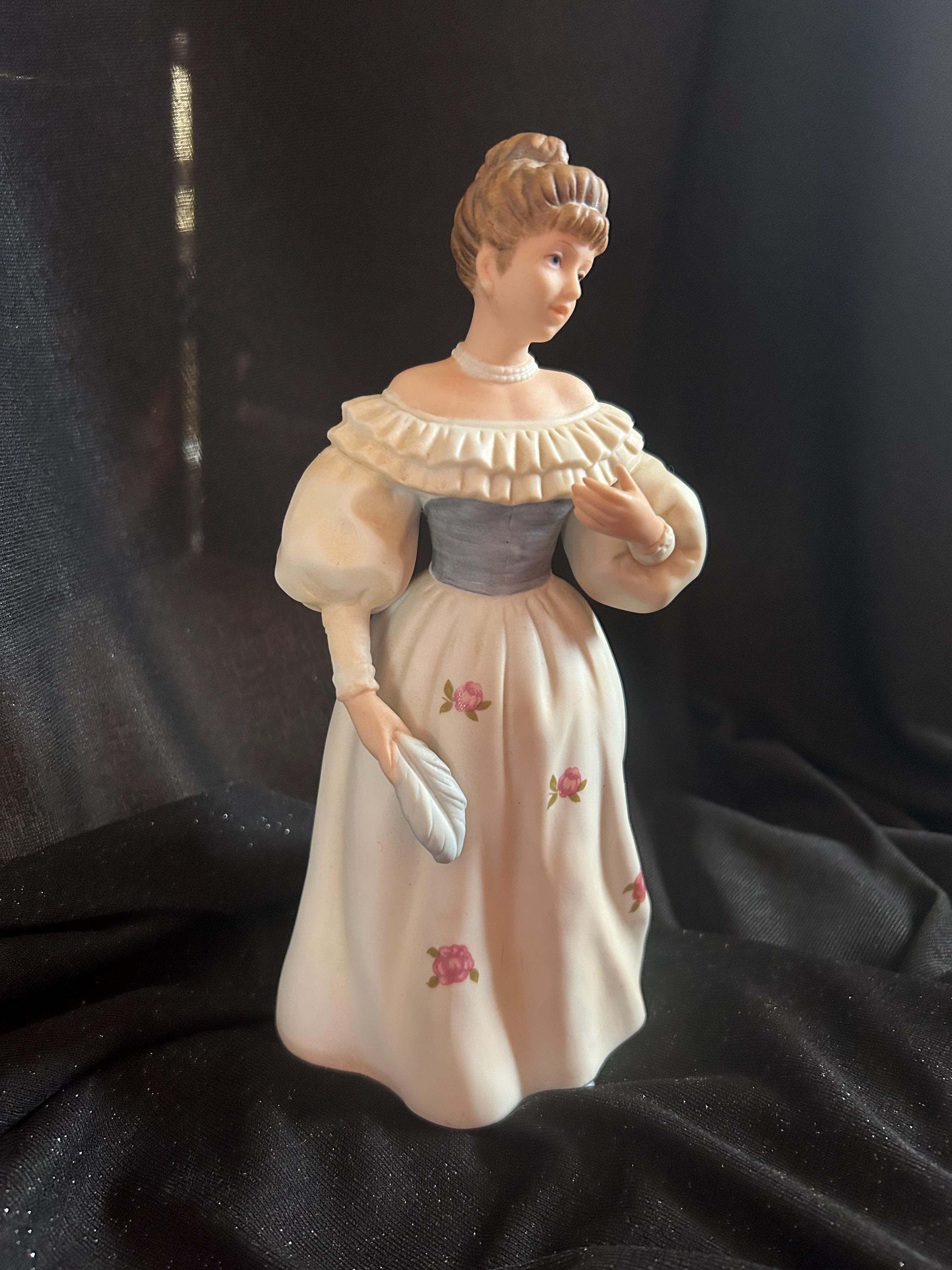 1463 Figurine Lady - Etsy