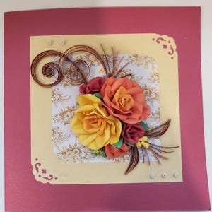 Tarjeta con flores de papel hechas a mano: arte floral único