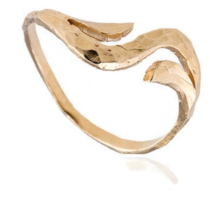 Gold ring. Dainty gold band. elegant trendy gold ring, trendy jewelry, gold jewelry, dainty ring, gift for her.
