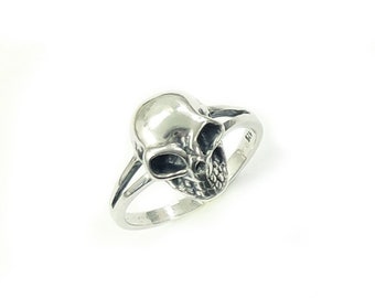Skull  sterling silver ring . Silver ring. skull jewelry .men skull ring. elegant skull ring. Dainty Skull Ring. Witch Jewelry