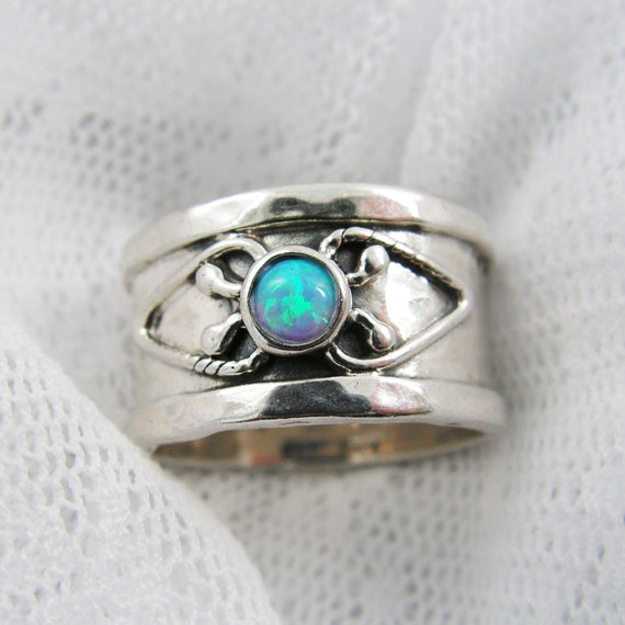 Silver opal ring. Sterling silver ring. Wide ring. Wide opal ring. Wide silver band .gift for her. Vintage ring . Opal jewelry. Boho ring