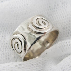 Sterling silver ring. Silver jewelry. vintage ring. Wide silver ring. Silver band. birthday gift , gift ideas, gift for her. Hammered band
