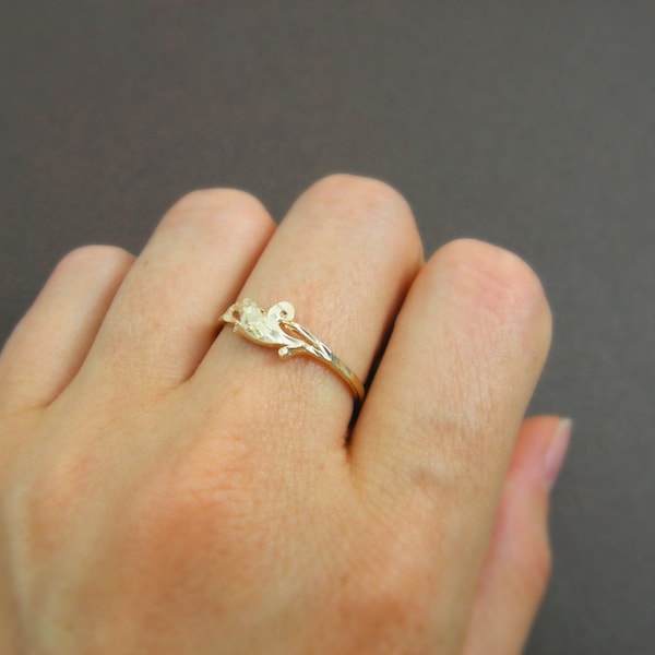 Vintage-Gold-Ring. Zierlicher Goldring. Blumenring, Goldschmuck, zierlicher Ring, Geschenk für sie, Geburtstagsgeschenk, Goldring