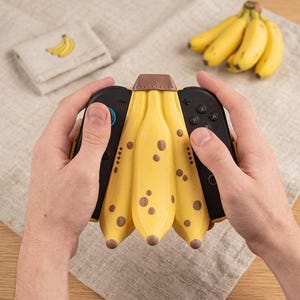Going Bananas Dual Controller Grip | 3D Printed Gaming Stand Holder