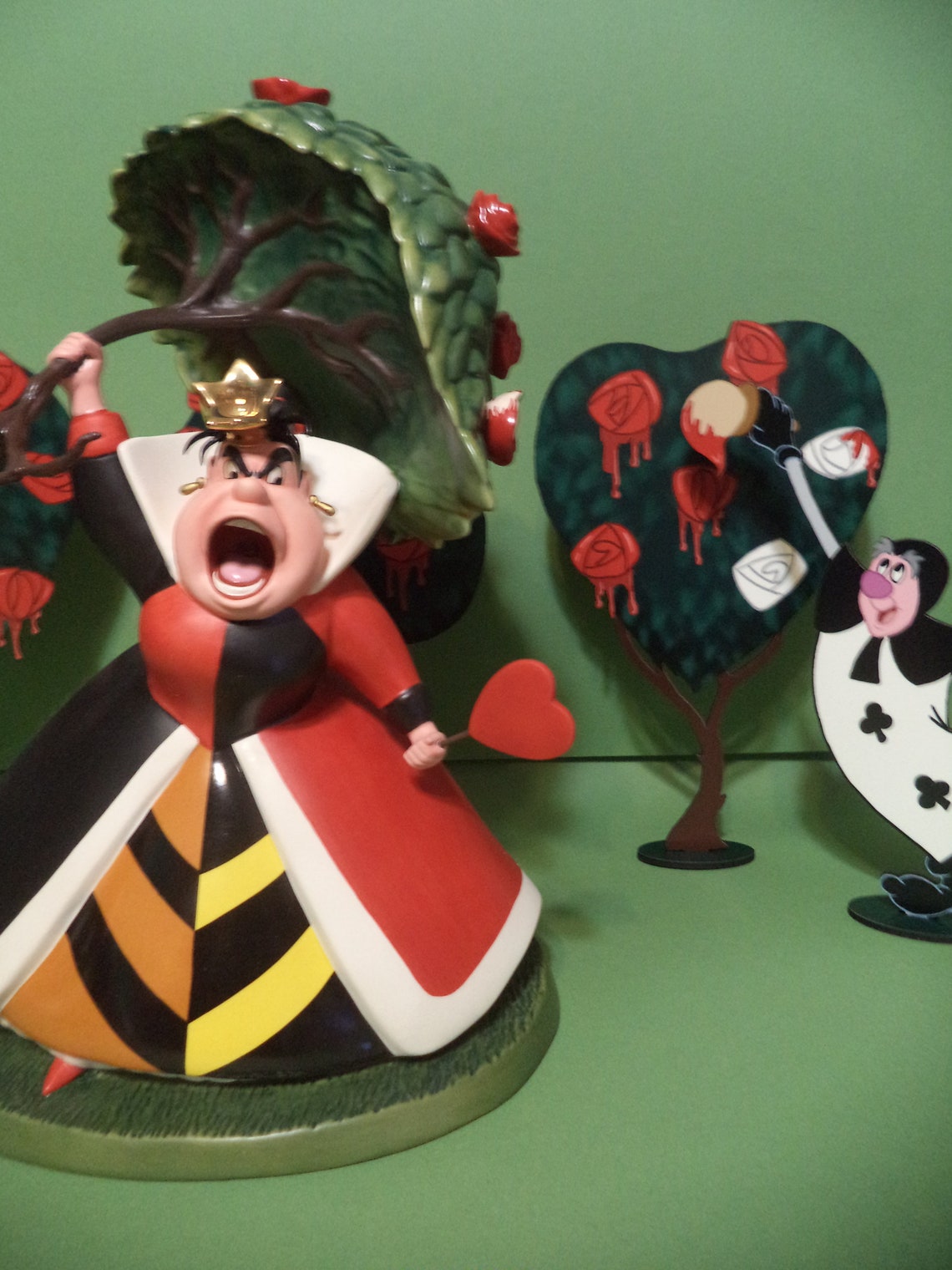 WDCC Queen of Hearts Accessory Trees and Card Set (statue Not Included ...