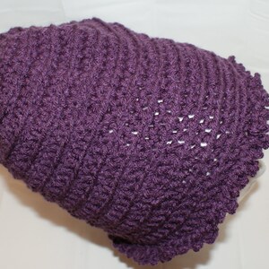Donna Beanie, Donne Viola Slouch Cappello, Slouch Cap, Crochet Sock Cap, Knit Cappello invernale, Terrore Cap, Trendy Hat, Purple Beanie