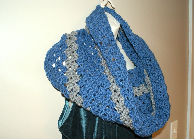 Women's Cowl, Blue Crochet Cowl, Blue Infinity Scarf, Winter Neckwarmer, Blue Crochet Capelet, Cowl Neck Scarf, Winter Fashion Scarf image 3