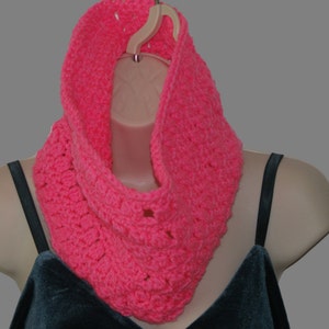 Pink Cowl Scarf, Crochet Circle Scarf, Pink Crochet Cowl, Pink Infinity Scarf, Winter neckwarmer, Womens Cowl, Fashion Neckwarmer image 2