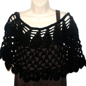 Womens Shawl, Crochet Capelet, Woman Poncho, Black Poncho, Trendy Shawl, Womens Capelet, Black Shawl, Wedding Capelet, Shoulder Warmer