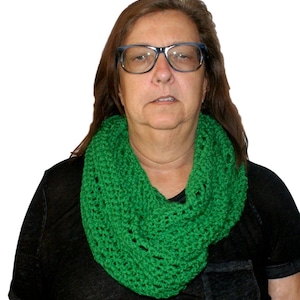 Womens Cowl, Mens Cowl, Winter Neckwarmer, Winter Cowl, Crochet Circle Scarf, Infinity Scarf, Unisex Scarf, Adult Scarf, Mens Knit Scarf