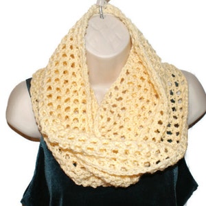 Womens Cowl, Crochet Cowl, Chunky Infinity Cowl, Winter Neckwarmer, Winter Cowl, Autumn Fashion Cowl, Winter Scarf, Mesh Cowl, Loop Sc