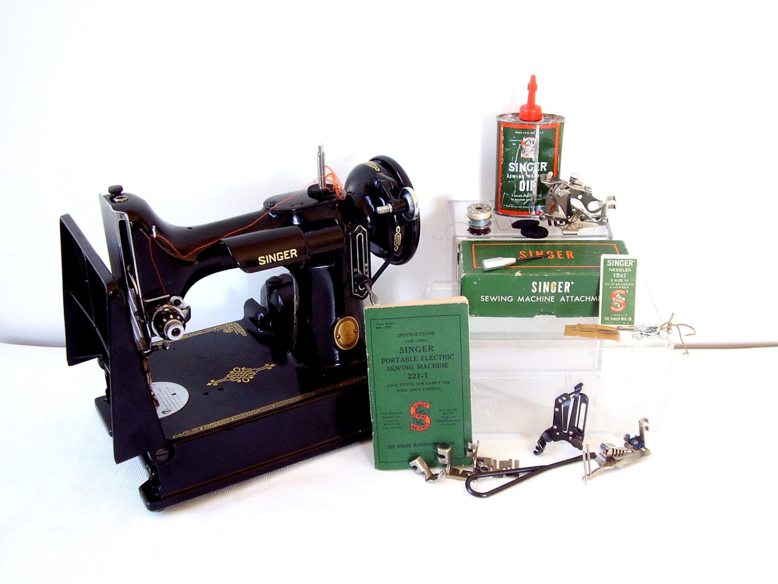 Singer Featherweight Sewing Machine Model 2211 Portable Etsy