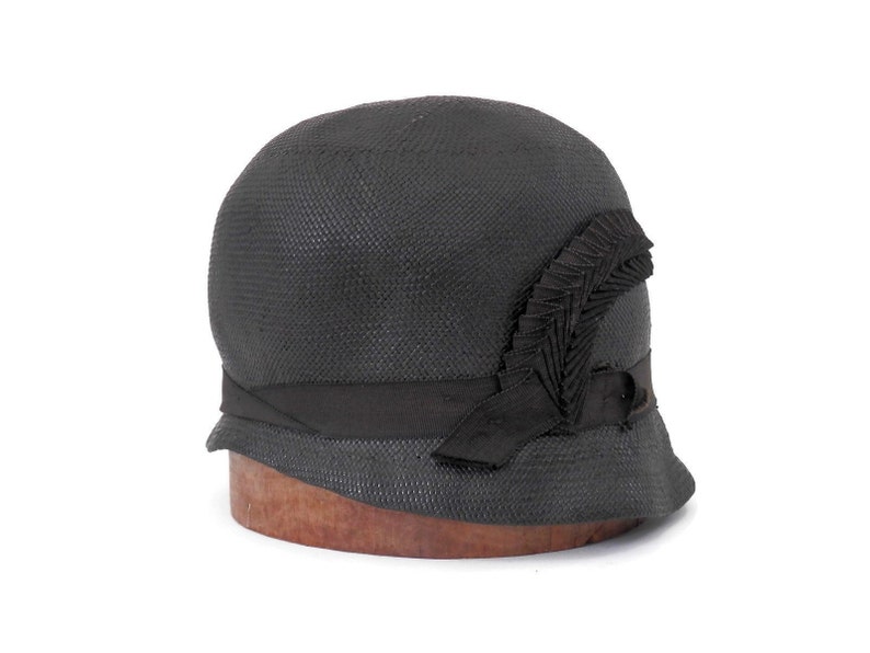 Art Deco Black Straw Cloche Hat with Pleated Grosgrain Ribbon Trim and Silk Lining Period Flapper Girl Vintage Clothing and Accessories