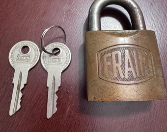 Heavy Brass Fraim Lock with two Working Keys