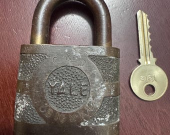 Yale C&O Railroad Lock with Working Key