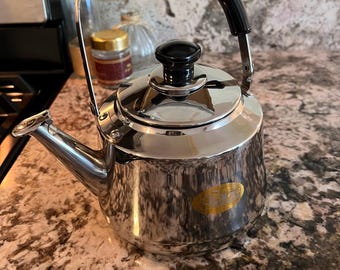 Vintage Paul Revere Copper Tea Kettle. This Rustic Aged Copper Tea