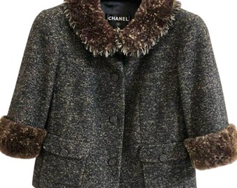 Chaqueta CHANEL con ribete de piel, talla 42 (M)