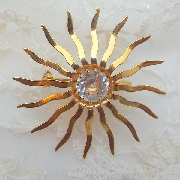 Brooch Sarah Coventry Sunburst Rhinestone Goldtone