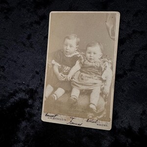 Antique vintage Victorian Edwardian 1800s early 1900s CDV photo cabinet card of siblings children carte de visite ephemera curio photograph