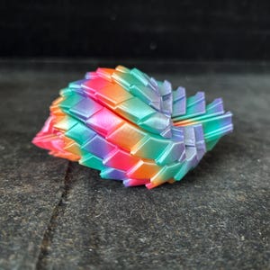 Rainbow 3D Printed Dragon Egg | Articulated Desk Toy Fidget | Sensory Rainbow Shifting Ornament | Unique Collectible Figurine