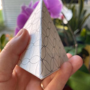 Tetrahedron Paper Craft 3D Template-Home Décor Gift Ideas-Platonic Solids-Printable Holiday Diy Decorations-Sacred Geometry-Model-DOWNLOAD
