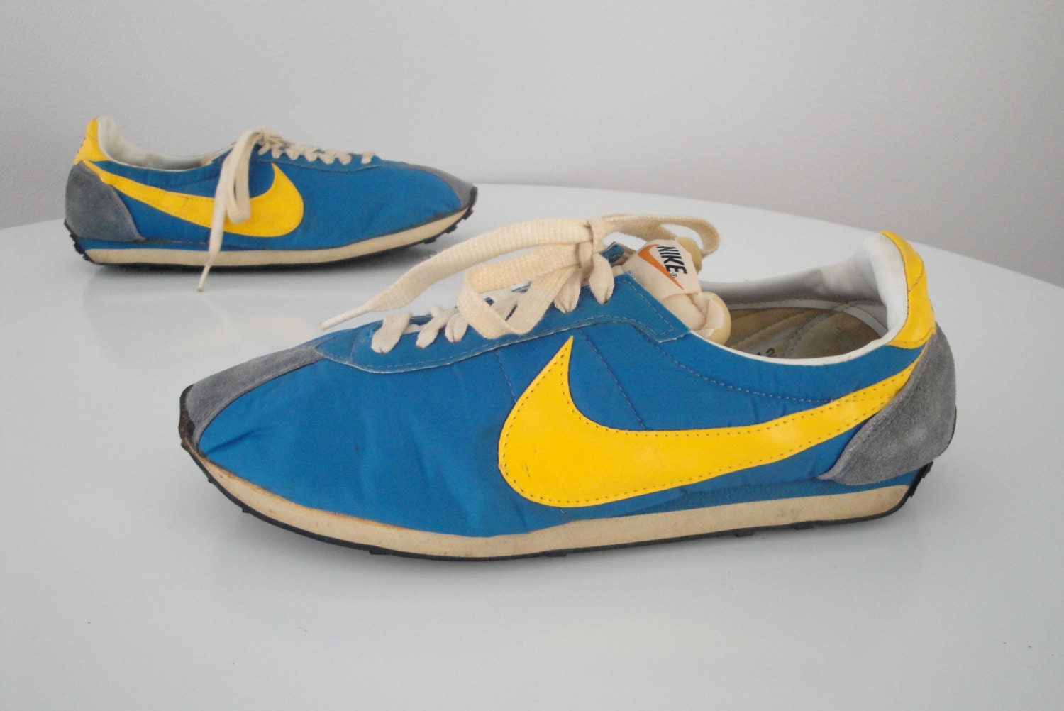 Старые кроссовки найк. Nike 1970. Nike 1970 NB. Sneakers 1970 Nike. Nike 70s.