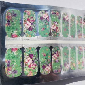 Prim Rose Floral Nail Polish Strips: Easy Nail Art (S1631)