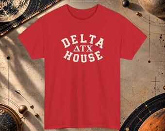 Animal House Delta House Vintage Arch T-shirt | T-shirt met Griekse letters