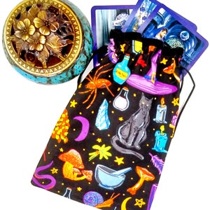 Tarot Bag, Witchy Icons Print Tarot Bag, Tarot Card Drawstring Pouch, Drawstring Crystal Pouch, Tarot Pouch, Tarot Bag