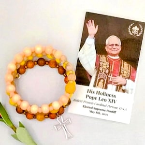 Papst Leo XIV Andenken, Sandelholz Memory Wire Armband, Gebetskarte Papst Leo XIV, Holzarmband