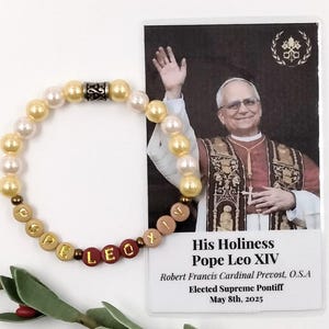 Pulseira elástica com contas de pérolas artificiais e cartão de oração do Papa Leão XIV