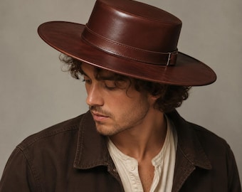 Sombrero vaquero de cuero genuino hecho a mano, estilo fedora de ala ancha.