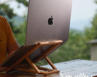 Supporto regolabile in bambù per laptop – Rialzo pieghevole e portatile all'altezza degli occhi per MacBook, laptop e iPad – di Levelty