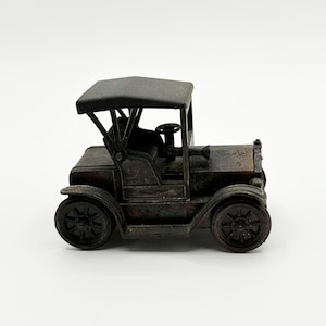 Vintage Car Pencil Sharpener Replica 1917 Ford Model T Automobile Wheels Turn Top Moves Up and Down Collectible Figurine