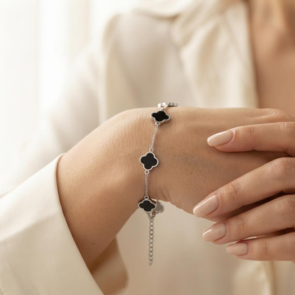 Van cleef clover bracelet - Etsy 日本