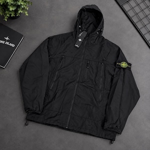 Functional Outdoor Jacket – Zippered Windproof Waterproof Jacket – UV Protection Sun Shield – Lightweight Outdoor Sports Coat