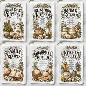 Könnte beinhalten: Ein Set aus sechs weißen Küchentüchern mit botanischen Illustrationen von Kräutern und Küchenutensilien. Jedes Tuch zeigt einen individuellen Text, darunter Home Sweet Kitchen, Bless This Kitchen, Mom's Kitchen, Family Recipes, Grandma's Kitchen und Kitchen Rules.