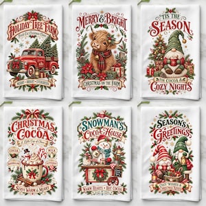 Pode incluir: Seis panos de cozinha brancos com ilustrações festivas de Natal. Os designs incluem um camião vermelho, uma vaca highland, gnomos com cacau, uma caneca de chocolate quente, um boneco de neve e gnomos com presentes, todos com texto.