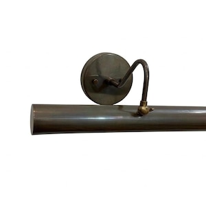 Vägglampa i mässing, justerbar tavelbelysning | Galleridesign från mitten av århundradet