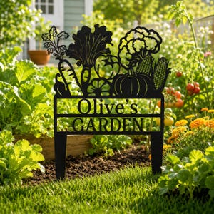 Personalized Vegetable Garden Sign, Custom Metal Garden Name Plaque, Veggie Patch Decor, Gardening Gift, Outdoor Yard Accent