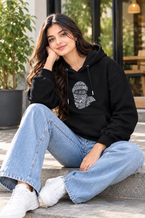 Black Fleece Hoodie for Women, Printed Pullover Sweatshirt, Cozy Long Sleeve Hoodie, Casual Winter Clothing, Relaxed Fit Top