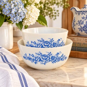アンティーク バラ柄 青×白の鍋 Blue Rose Pyrex - Etsy