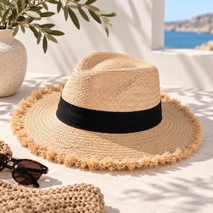 Damsolhatt i raffiastrå med svart band – Strandhatt med bred brätte – Bohemisk sommarhatt – Elegant solhatt för kvinnor