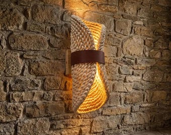 Japandi Wandleuchte aus gewebtem Stroh, Wabi-Sabi-Wandleuchte aus Naturstroh, Boho-Akzentlampe aus Korbgeflecht für Wohnzimmer, Schlafzimmer und Eingangsbereich