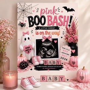 Può includere: Un cartello per l'annuncio di un bambino a tema rosa e nero con il testo Pink Boo Bash, A Little Ghost is on the way, Baby Amelia, Our Little Boo Arriving May 2026 e Something Spooktacular is Happening, con ecografia, fantasma e zucche.