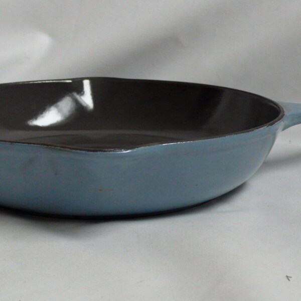 Vintage 9" Enamel Cast Iron Skillet Frying Pan Light Blue Sky Blue Made in France  #23