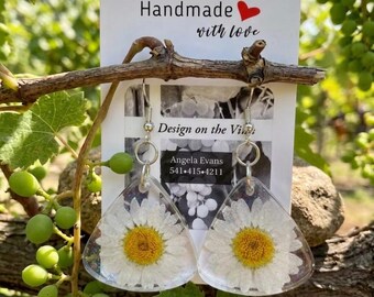 Pendientes florales de resina hechos a mano