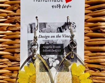 Pendientes florales de resina hechos a mano