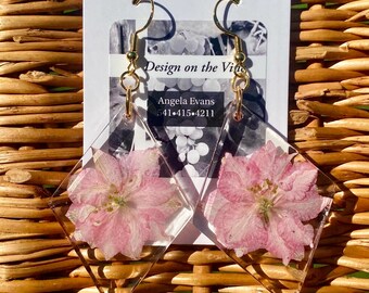 Pendientes florales de resina hechos a mano