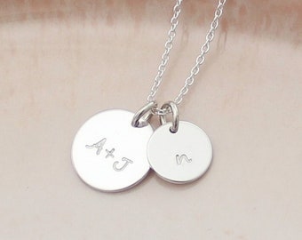 Family Initials Necklace - Personalized Initial Disc Necklace for Mom - Gift for New Mom - Gift for Wife